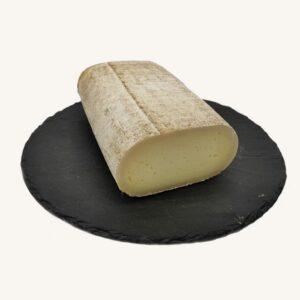 Patamulo ambachtelijke schapenkaas, heel stuk