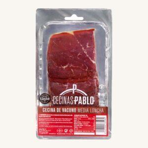 Cecina de vacuno (gezouten, licht gerookt rundvlees), uit León, voorgesneden in halve plakken.