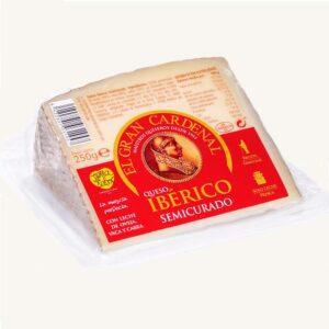 Halfgedroogde Ibérico-kaas van gemengde melk, in een wigvorm.