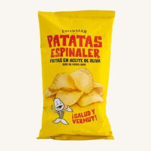 Aardappelchips met olijfolie uit Barcelona, in een zak.