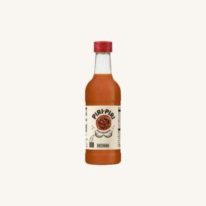 Piri-Piri saus (salsa Piri Piri), gemaakt met Malagueta pepers, klein flesje