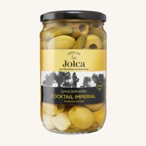 Keizerlijke cocktail van ontpitte Gordal-olijven met augurken, uit Sevilla, in een potje.