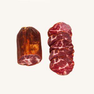 Lomo cabecero al pimentón (met paprika gezouten hoofd-halslende), uit Huesca, stuk