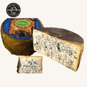 Queso de Valdeon blauwe kaas, half wiel