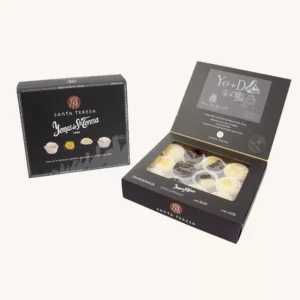 Assortiment van 4 soorten Yemas de Santa Teresa (eierdooiers) uit Avila, doos met 12 stuks