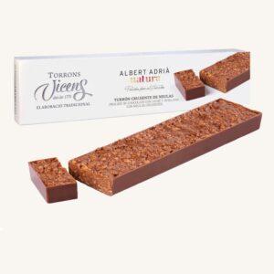 Torrons Vicens Krokante nougat met Neulas (turrón crujiente de Neulas), door Albert Adrià, bar