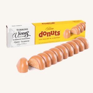 Torrons Vicens Donuts Nougat (turrón / torró met donutsmaak), met romige amandelpraline, kistje